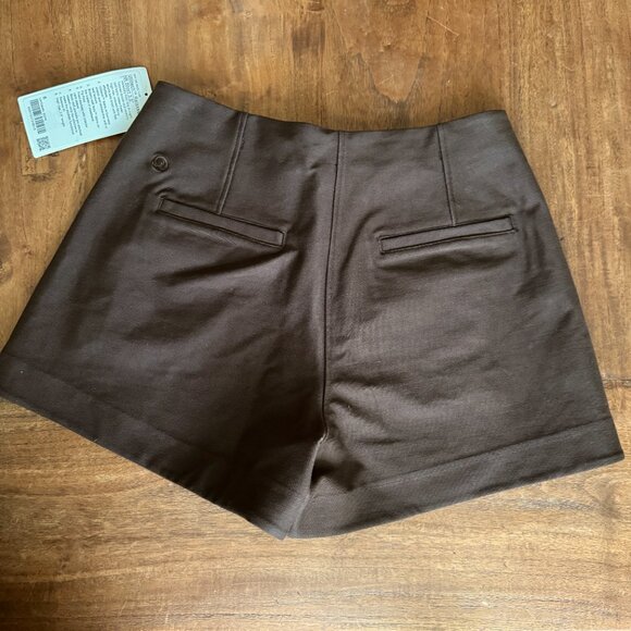 Lululemon Utilitech Relaxed Fit HR Short 3.5” Espresso Size 6 NWT - Picture 4 of 6